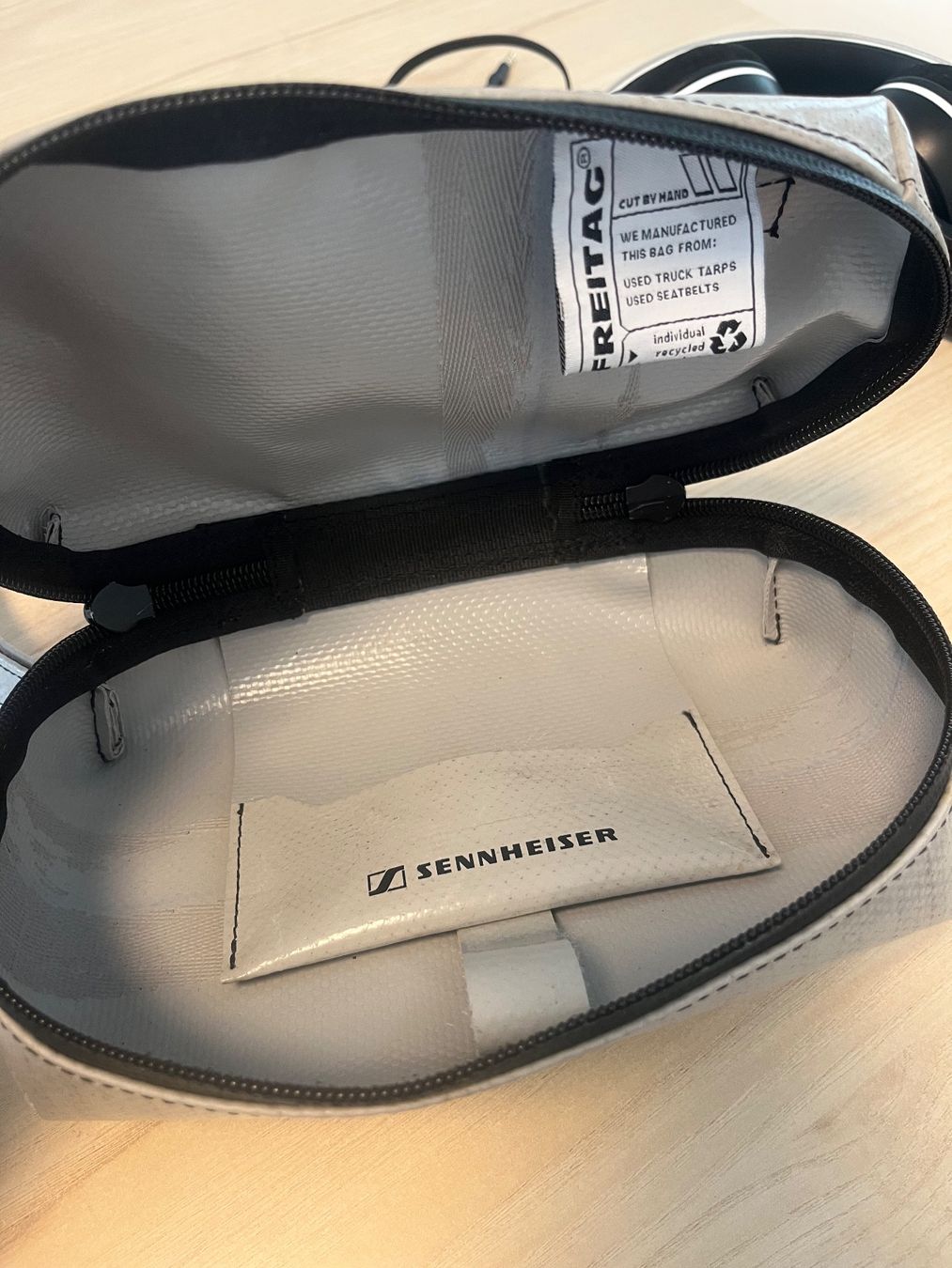 Sennheiser Cuffie: Freitag x Sennheiser Kopfhörer On Ear mit Case – Usato da Aarau venduto da BusyBumblebee 2