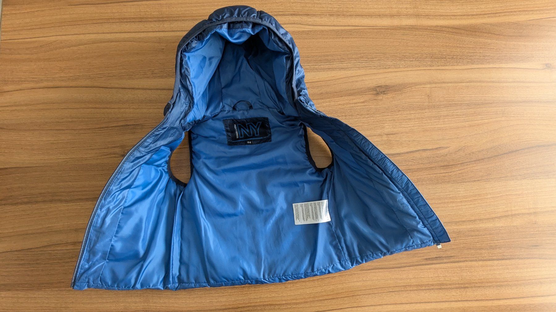 C&A Altro abbigliamento per bambino: Steppweste mit Kapuze - Grösse 104 – Usato da Oberwil-Lieli venduto da meipa3000 2