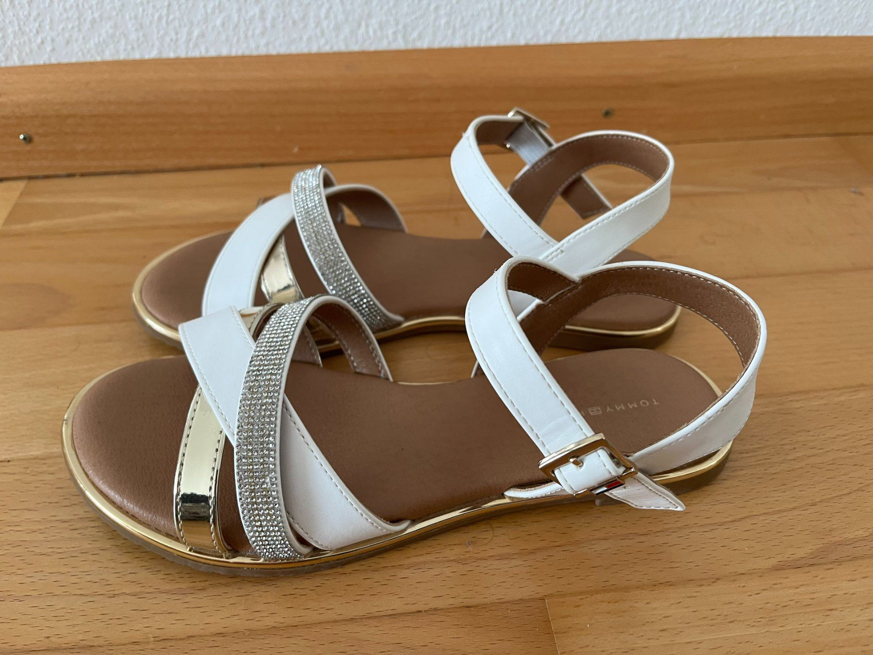 Tommy Hilfiger Scarpe per ragazze: Sandalen Mädchen Tommy Hilfiger Gr. 35 – Usato da Muttenz venduto da Juvenile33 2