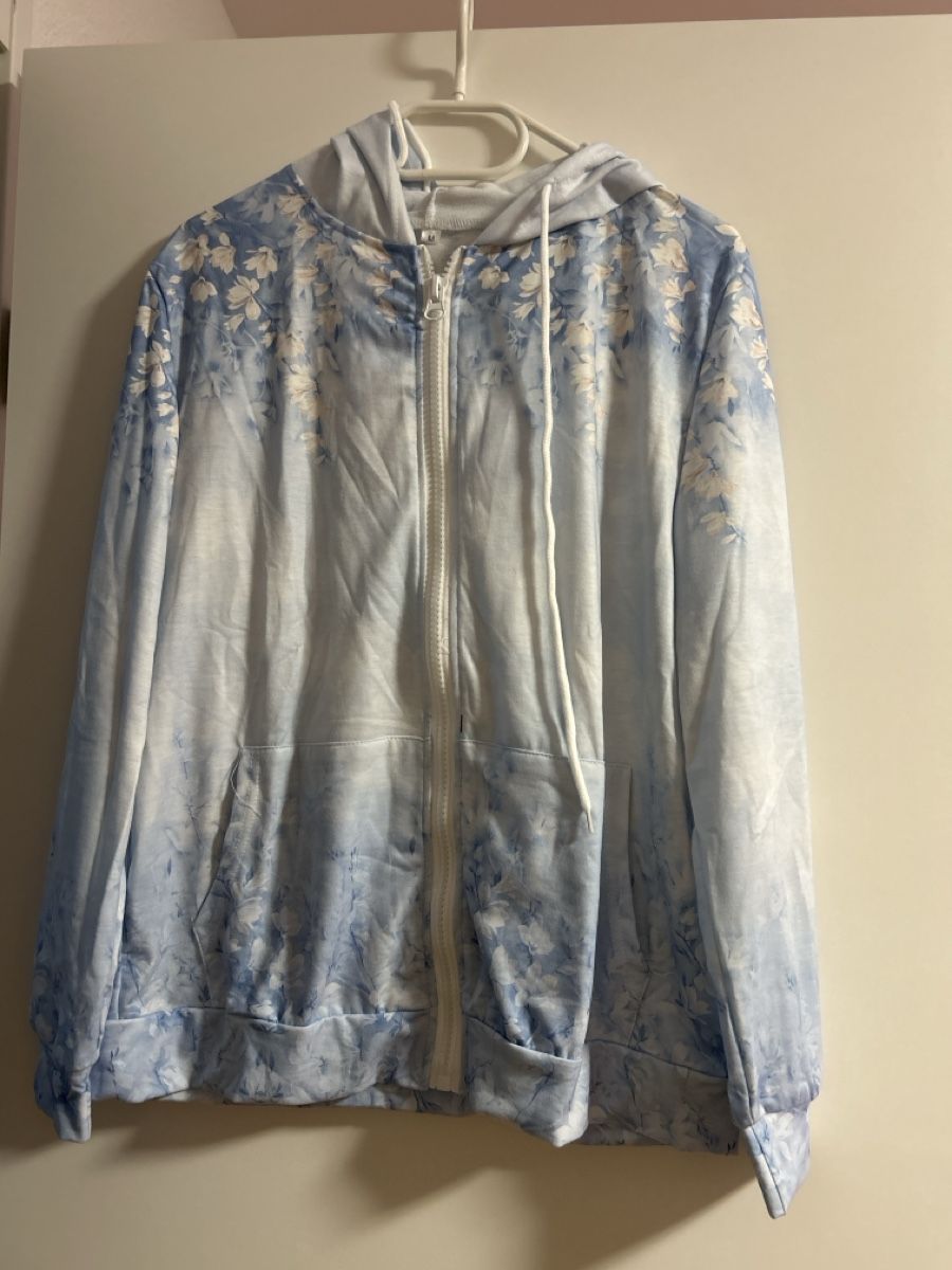 Maglioni & Felpe: Hoodie mit Blumenmuster, Grösse M, neu – Nuovo (secondo la descrizione) da Wädenswil venduto da Giez33