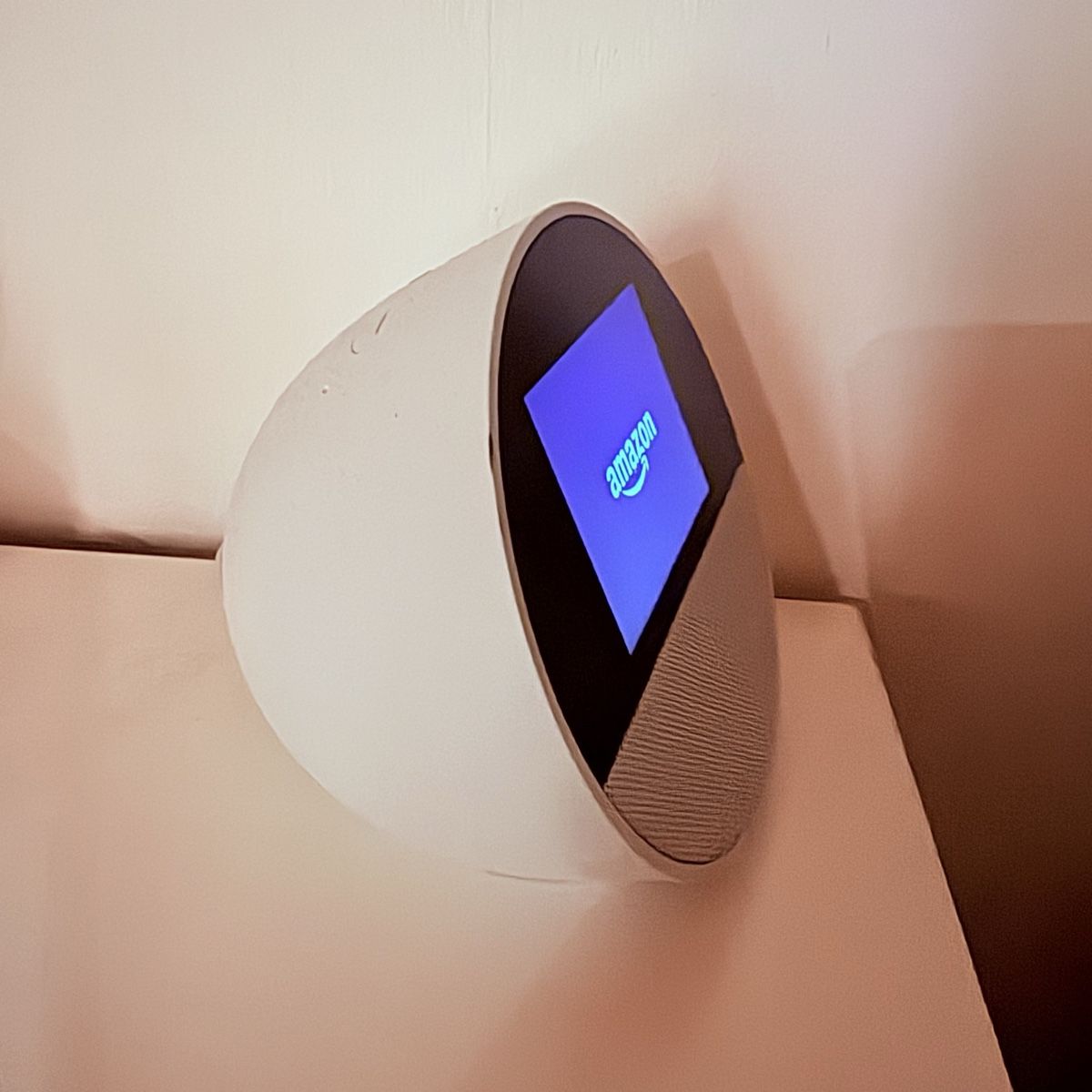 Amazon Lautsprecher: Echo spot (Alexa) – Gebraucht aus Zuchwil von tho_krp5 2