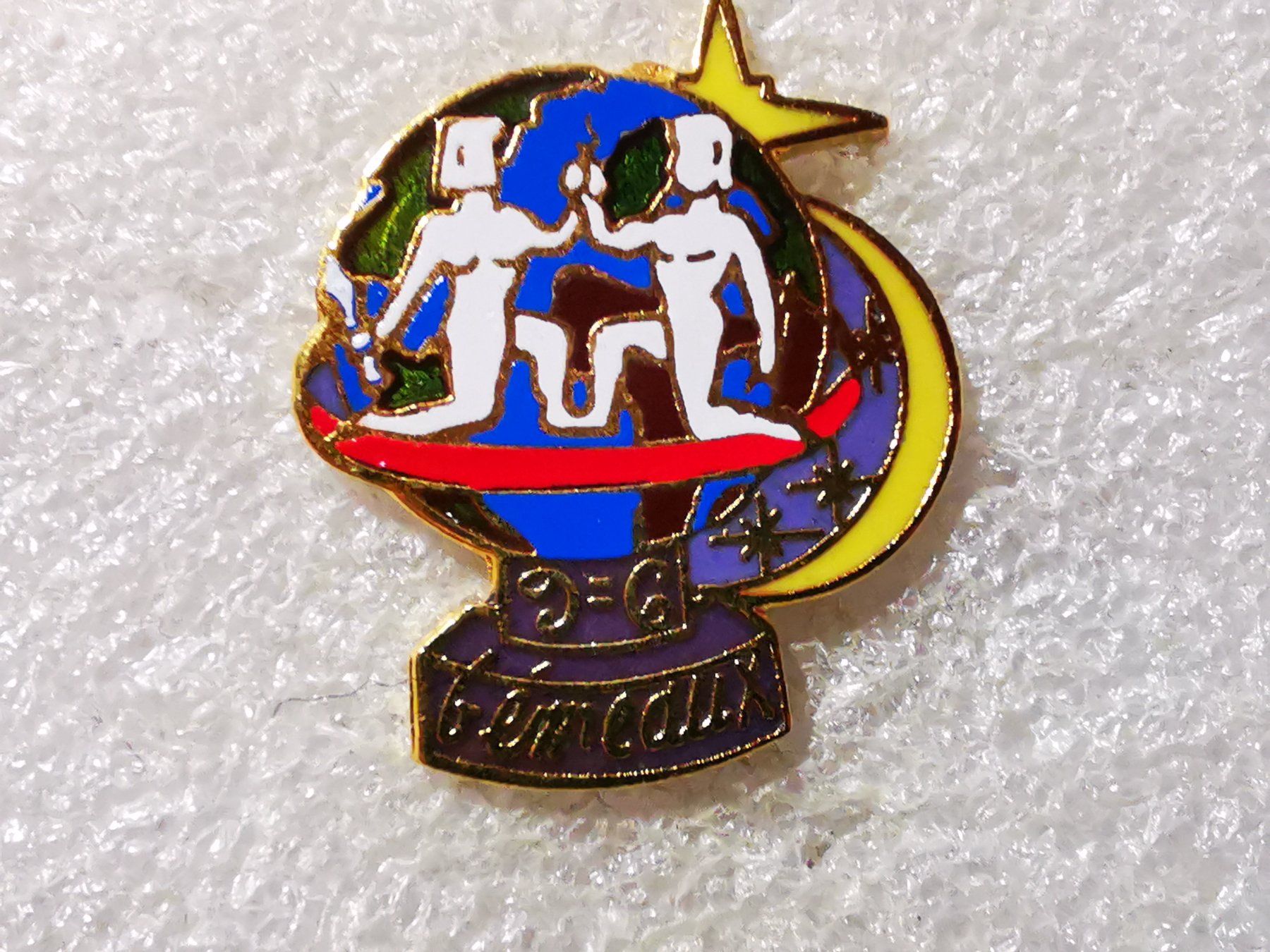 Placchette & Badge: Ansteckpin 84: Sternzeichen Zwilling – Usato da Oppligen venduto da Pin-Fall-Shop
