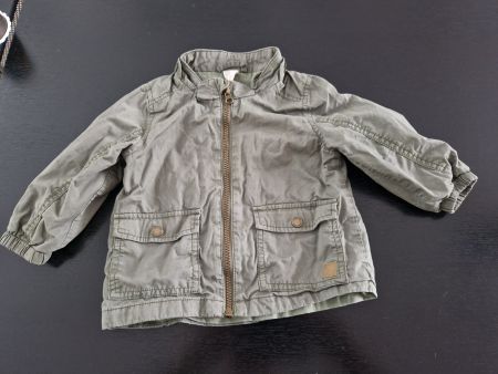 Lot de 1 veste mi-saison et 1doudoune(quasi neuf), taille 80