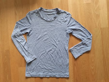 Hellblaues Thermoshirt, Gr. 134/140