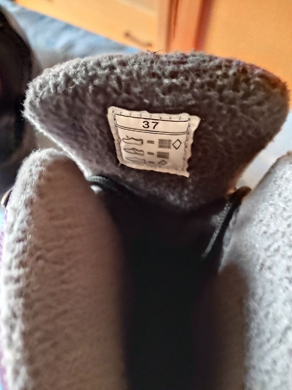 Damenschuhe: Warme Winterstiefel Gr. 37 Top Zustand. – Neu (gemäss Beschreibung) aus Montlingen von Nikita-Sidney 1