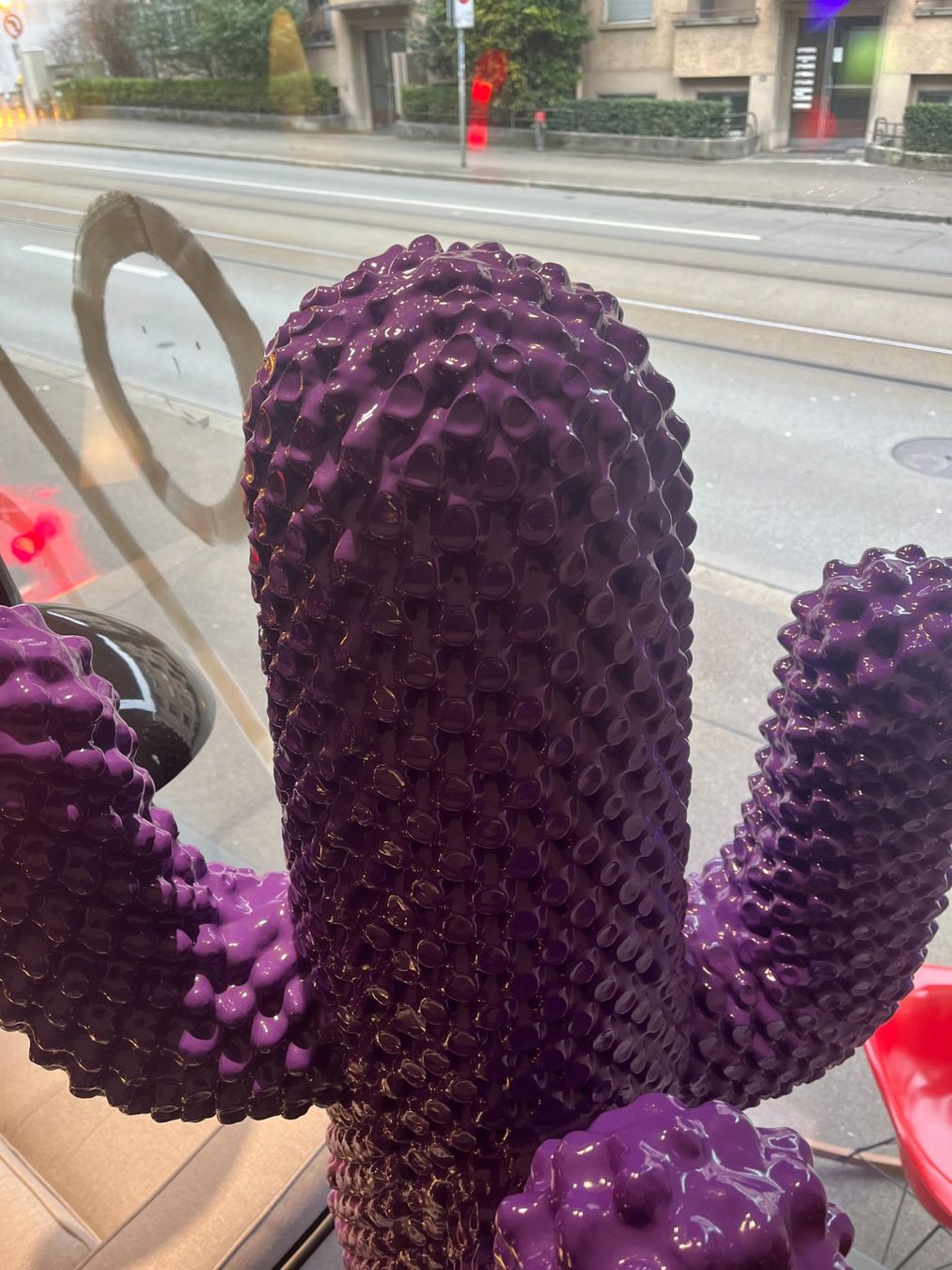 Statuette: Gufram CACTUS Ultraviolet – Nuovo e nell'imballaggio originale da Zürich venduto da paristurin 5