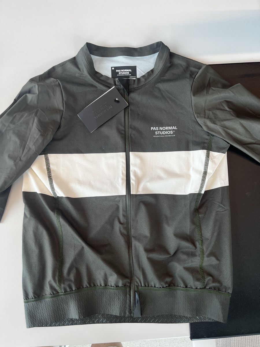 Pas Normal Studios Maillots de corps & Pantalons: Pas Normal Studios Solitude Jersey – Neuf avec emballage d'origine à Zürich par edg_k7jp