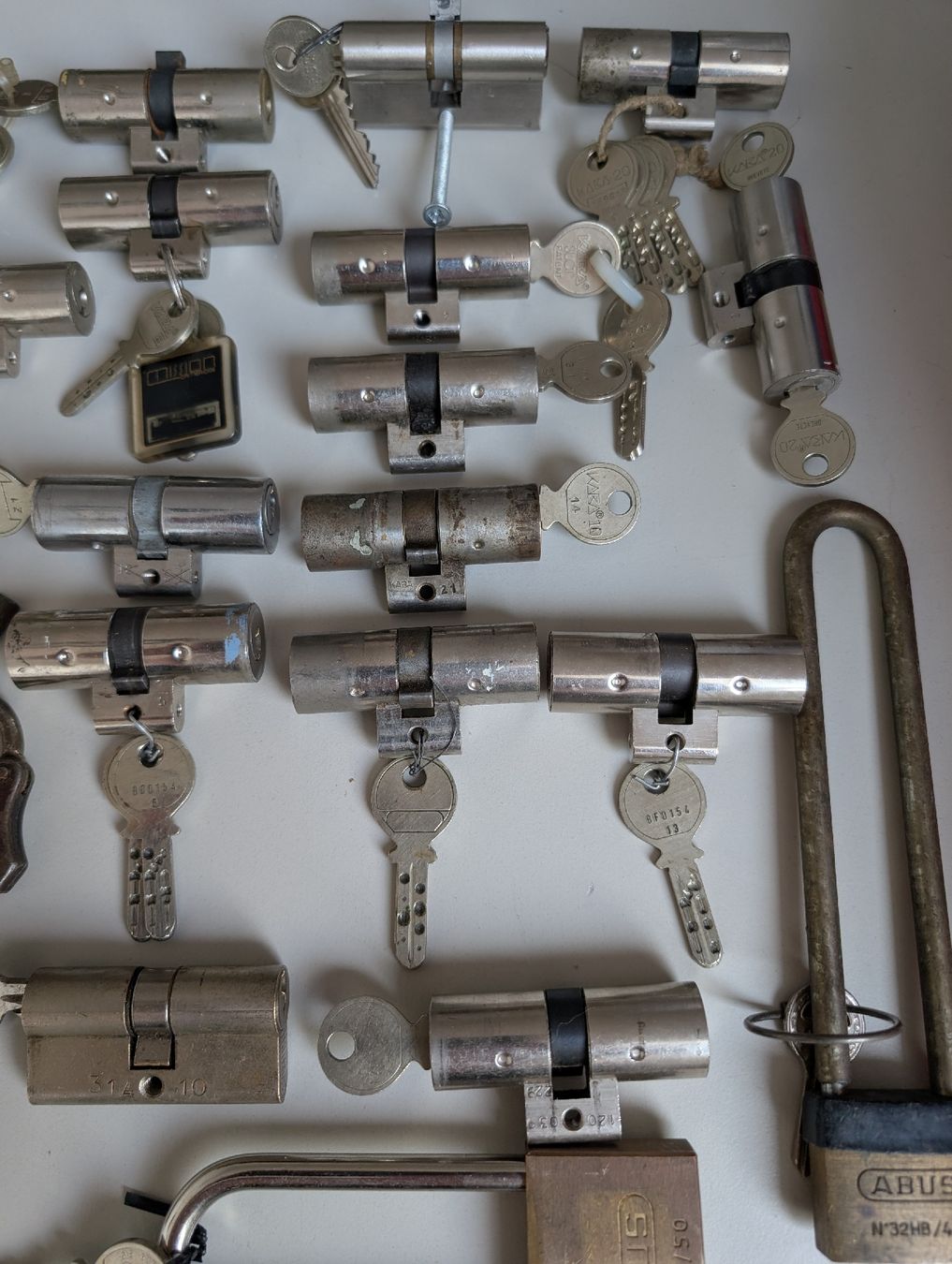 Lucchetti: Sammlung Schliesszylinder & Vorhängeschlösser – Usato da Derendingen venduto da AssaAbloy 1