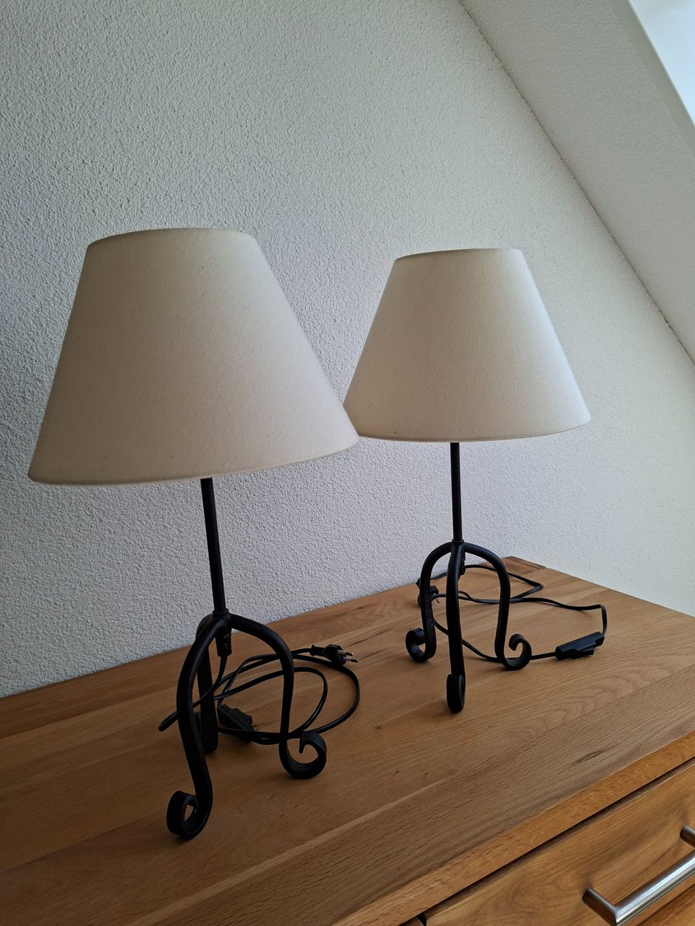 Lampade: 2xNachttischlampen aus Eisen – Usato da Obfelden venduto da angela61