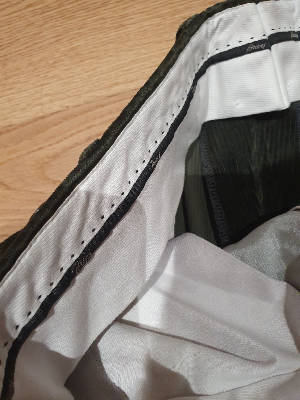 Pantaloni: Brioni, Hosen, Cordhose – Usato da Winterthur venduto da Sjull 2