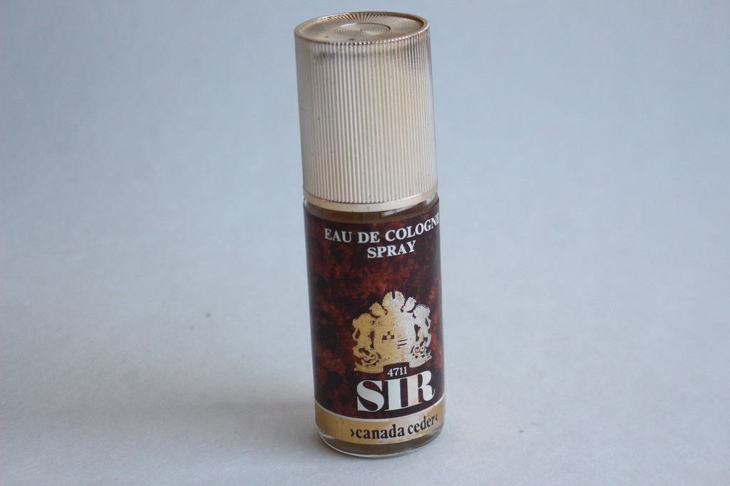 Profumi & Eau de Toilette: Eau de cologne 4711 Sir Canada ceder – Usato da Vandoeuvres venduto da Dom-Tom