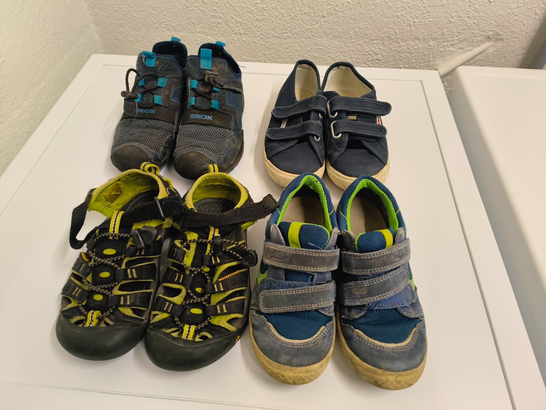 Geox Scarpe per ragazzi: 4 Paar Schuhe Gr. 30 / 31 Geox – Usato da Steinhausen venduto da surfero