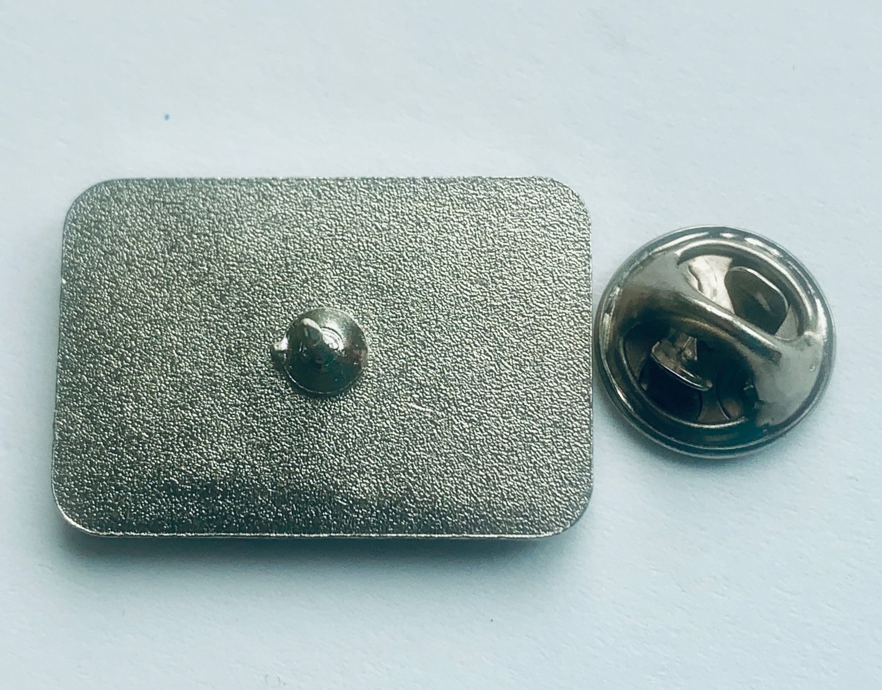 Placchette & Badge: PIN / Ansteckpin 2 Tauben – Usato da Bern venduto da Flora.Sonea 3