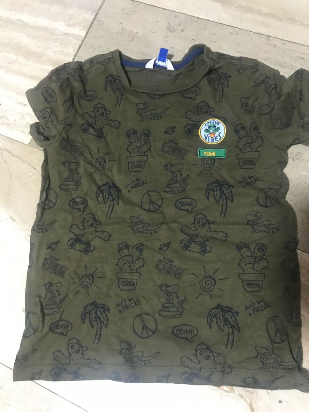 Hemden, T-Shirts & Polos: T-Shirt Gr 140 – Gebraucht aus Oftringen von mbc_b8vr