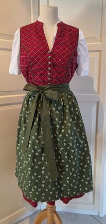Esmara Dirndl inkl. Dirndljacke Gr 42/44 