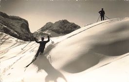 Kandersteg (BE) Skifahrer im Skigelände