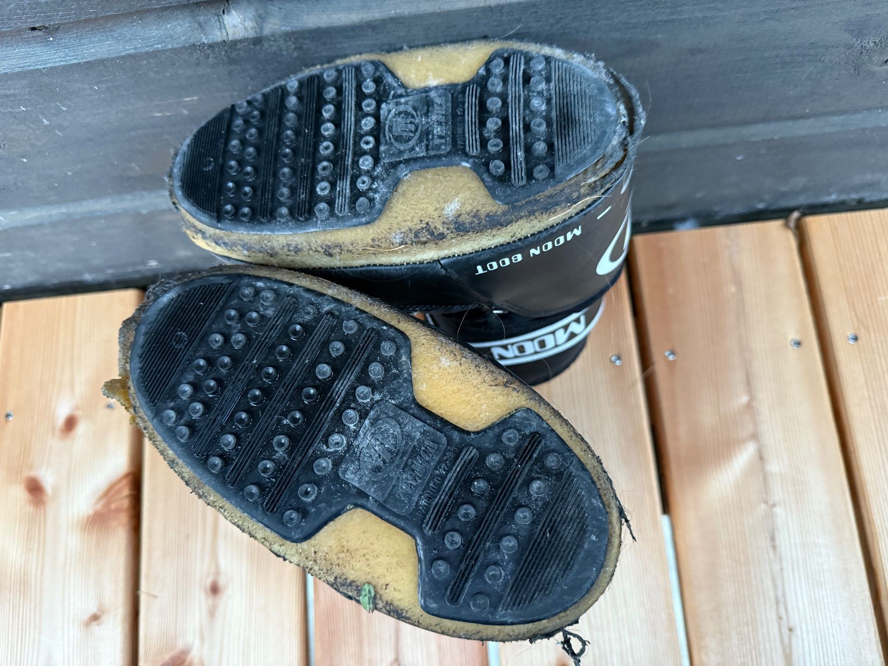 Moon Boot Scarpe per ragazzi: Schwarze, defekte Kinder Moon Boots Grösse: 27 / 30 – Difettoso da Stetten SH venduto da Urlaub 6