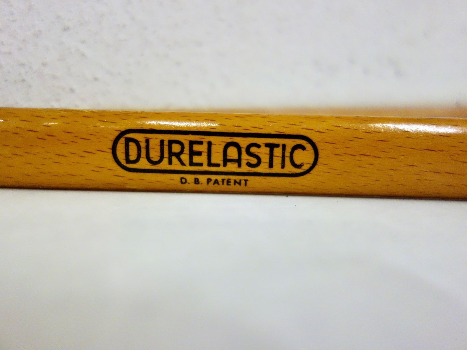 Appendiabiti: Vintage Kleiderbügel Holz DURELASTIC – Usato da Kerzers venduto da zimmergruen 3