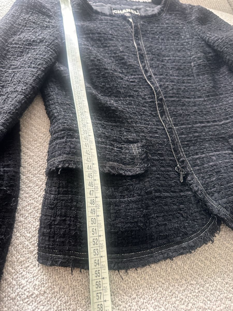 Chanel Giacche: Chanel little black jacket xs – Usato da Zürich venduto da Ele_fashionista 5