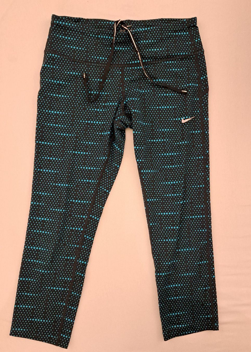 Nike Hosen: Nike Dri-Fit Thigts 7/8 | Grösse S – Gebraucht aus Steinhausen von Ovi27