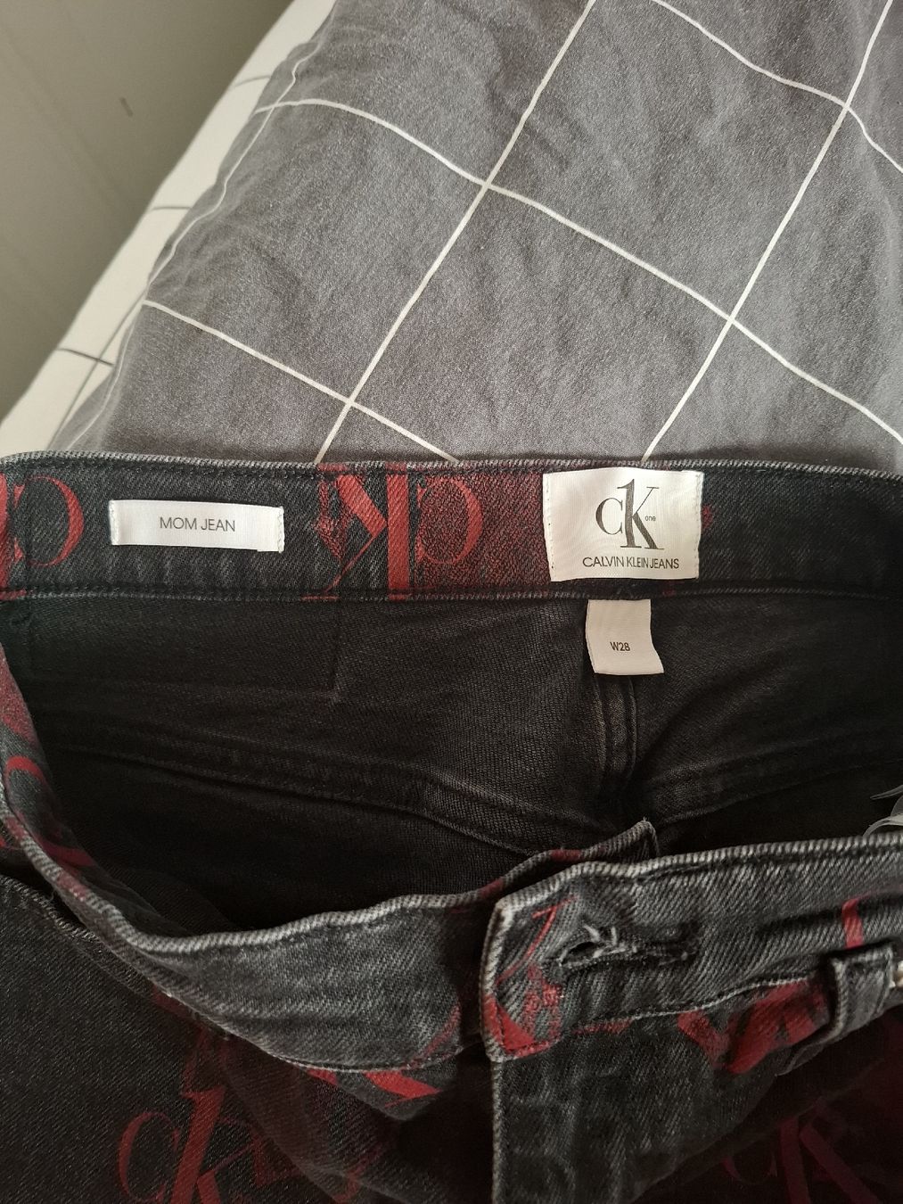 Calvin Klein Jeans: Jeans Calvin Klein  – Neuf (Voir description) à La Chaux-de-Fonds par emm_9r5v 3