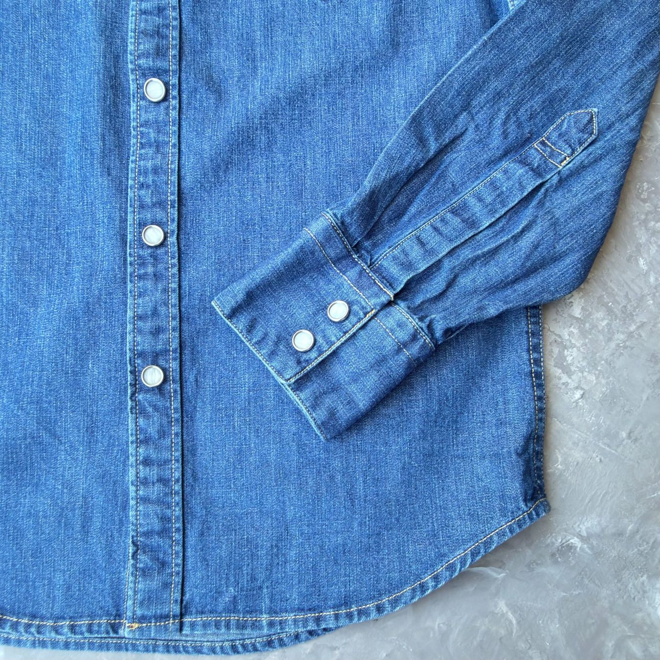 Levi's Chemises: Chemise en jean Levi's – D'occasion à Thônex par Suisse.Shopping 1
