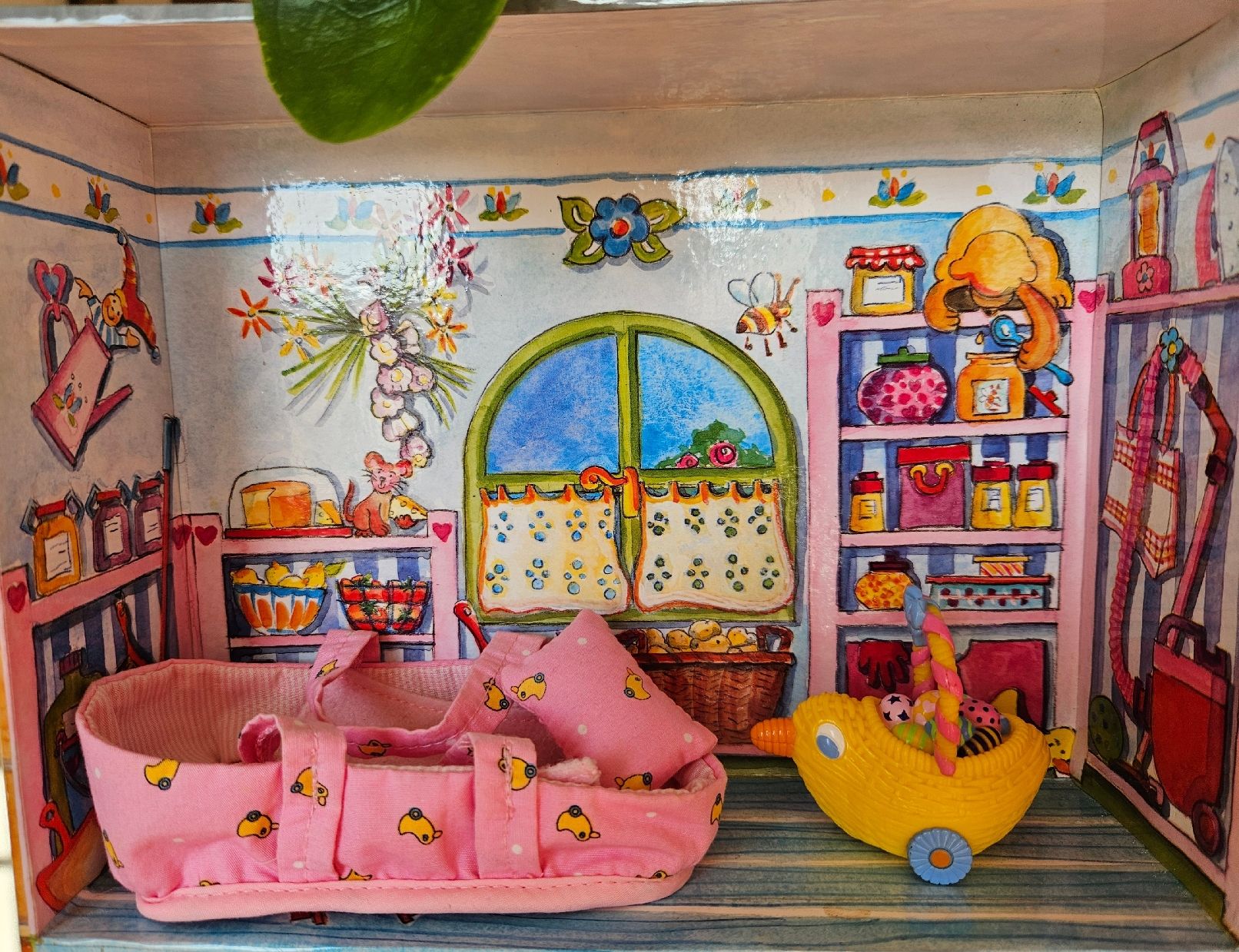 Case e mobili per bambole: MINI BABY BORN HAUS – Usato da St. Gallen venduto da Yelrah_1700 7