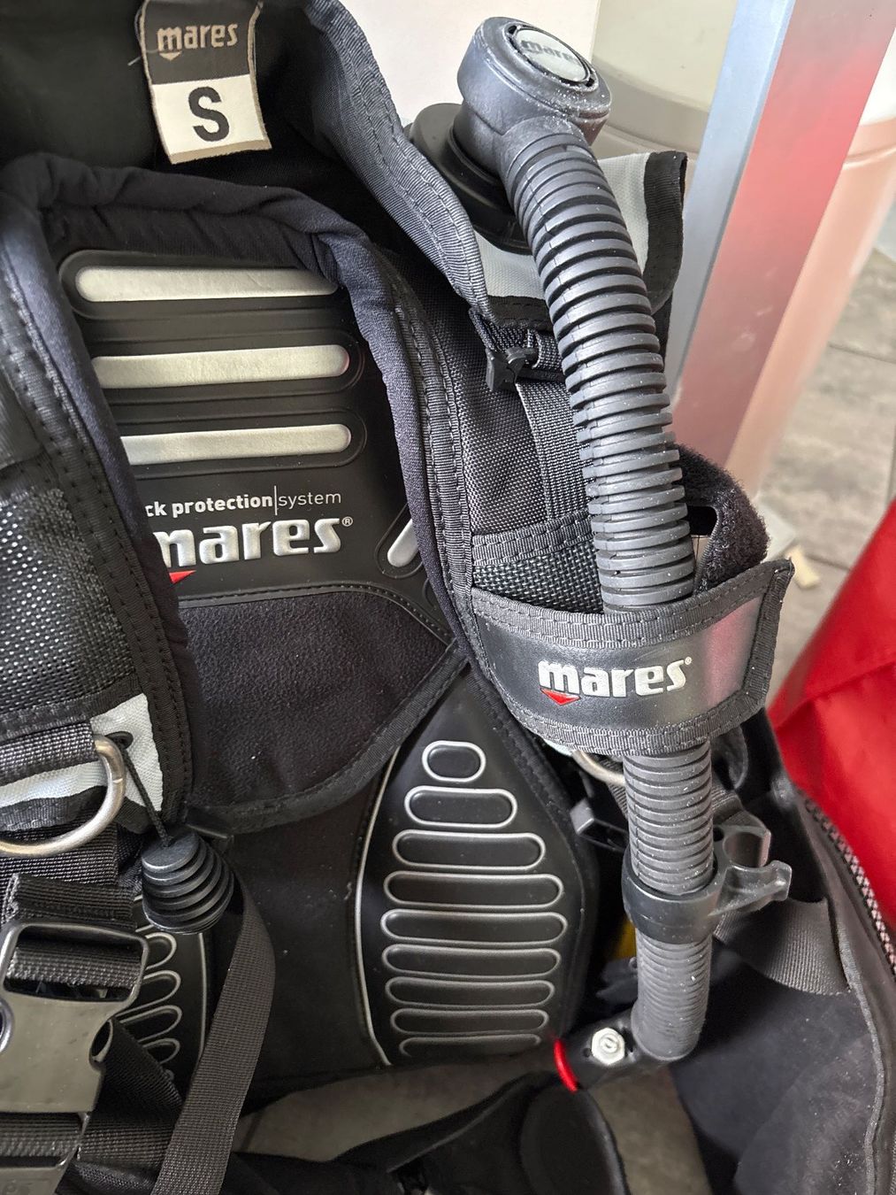 Mares Mute per immersioni: Mares Tauchjacket Grösse S, Top Zustand – Usato da Thundorf venduto da bibi070 1