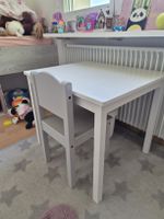 Kindertisch Holz weiss und grauer Stuhl