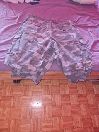 Deux Shorts homme camouflage neuf jamais utilisé