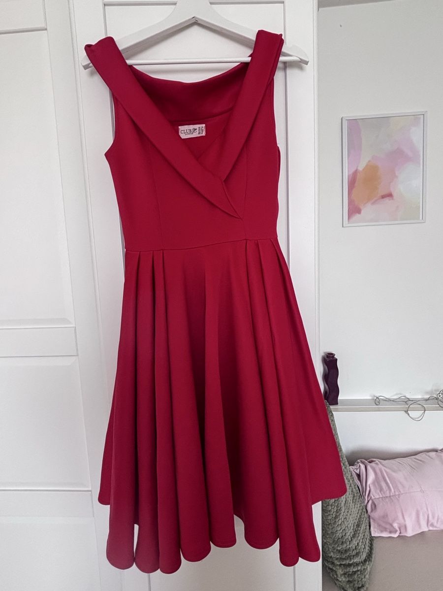 Kleider: Rotes Festkleid – Neu (gemäss Beschreibung) aus Baar von debbs