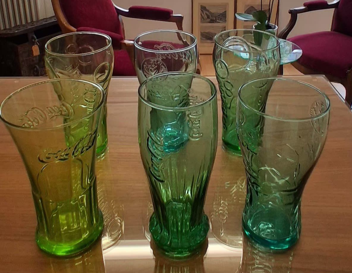 Coca-Cola Bicchieri: Coca-Cola Gläser Set 6 Stk, verschiedene Farben – Usato da Sonceboz-Sombeval venduto da ant_cd5j 3