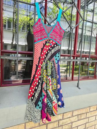 Kleidung: Strickkleid Save the Queen, Firenze (L)