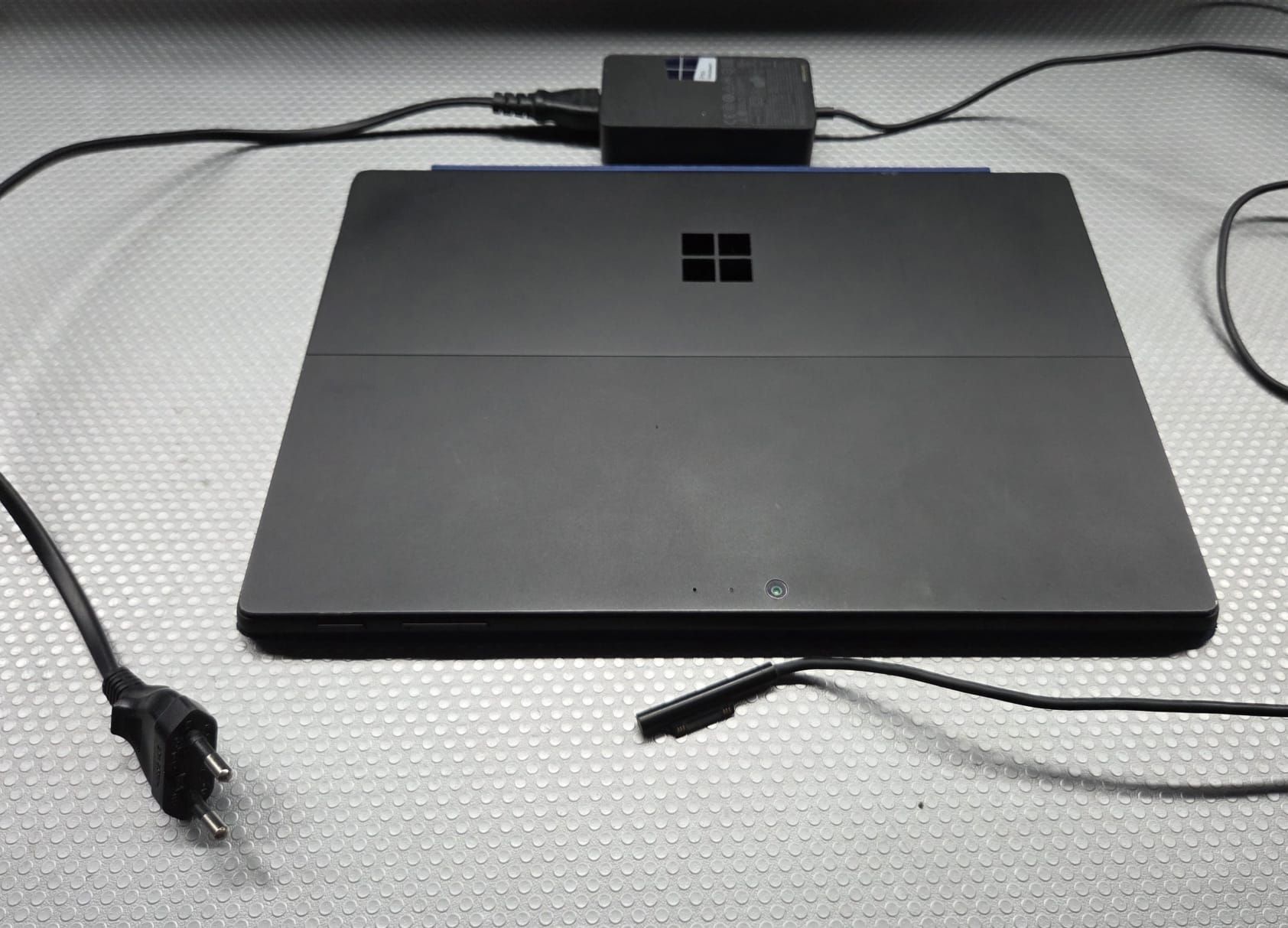 Microsoft Tablettes PC: Microsoft Surface Pro 6 – D'occasion à Oberhasli par Cortina 5