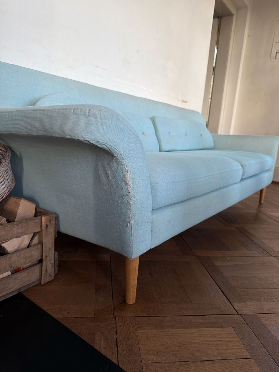 Divani: Sofa hellblau Retro Design mit Gebrauchsspuren  – Usato da Winterthur venduto da Ema9 1