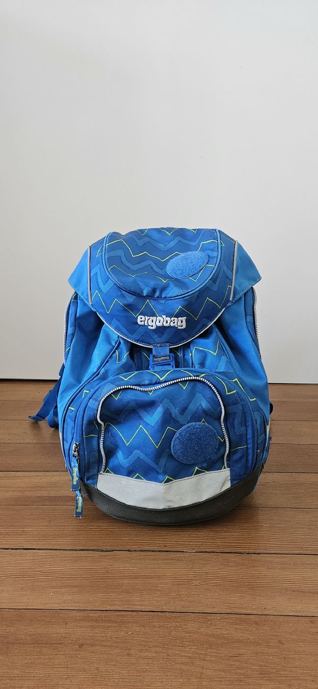 Ergobag Rucksäcke: Ergobag blau mit 2 Sets Kletties – Gebraucht aus Olten von sibi81