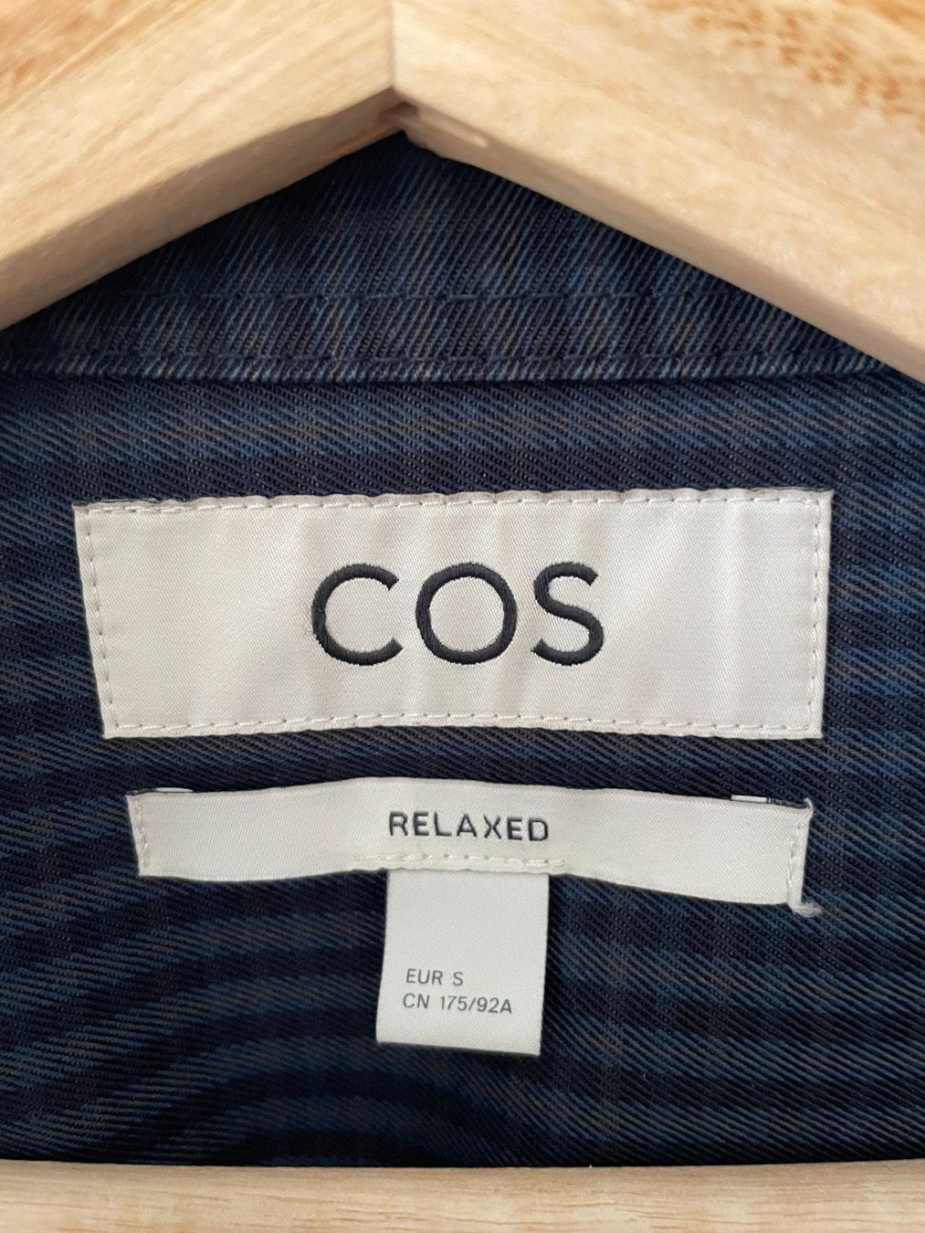 Cos Vestes: COS RELAXED-FIT WOOL OVERSHIRT – D'occasion à Zürich par Sellerie77 2