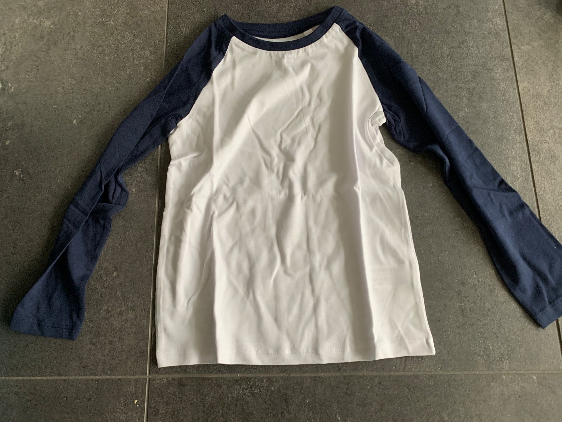 C&A Pullover & Sweatshirts: Langarmshirt Gr. 116 NEU – Neu und originalverpackt aus Worblaufen von Savanne05