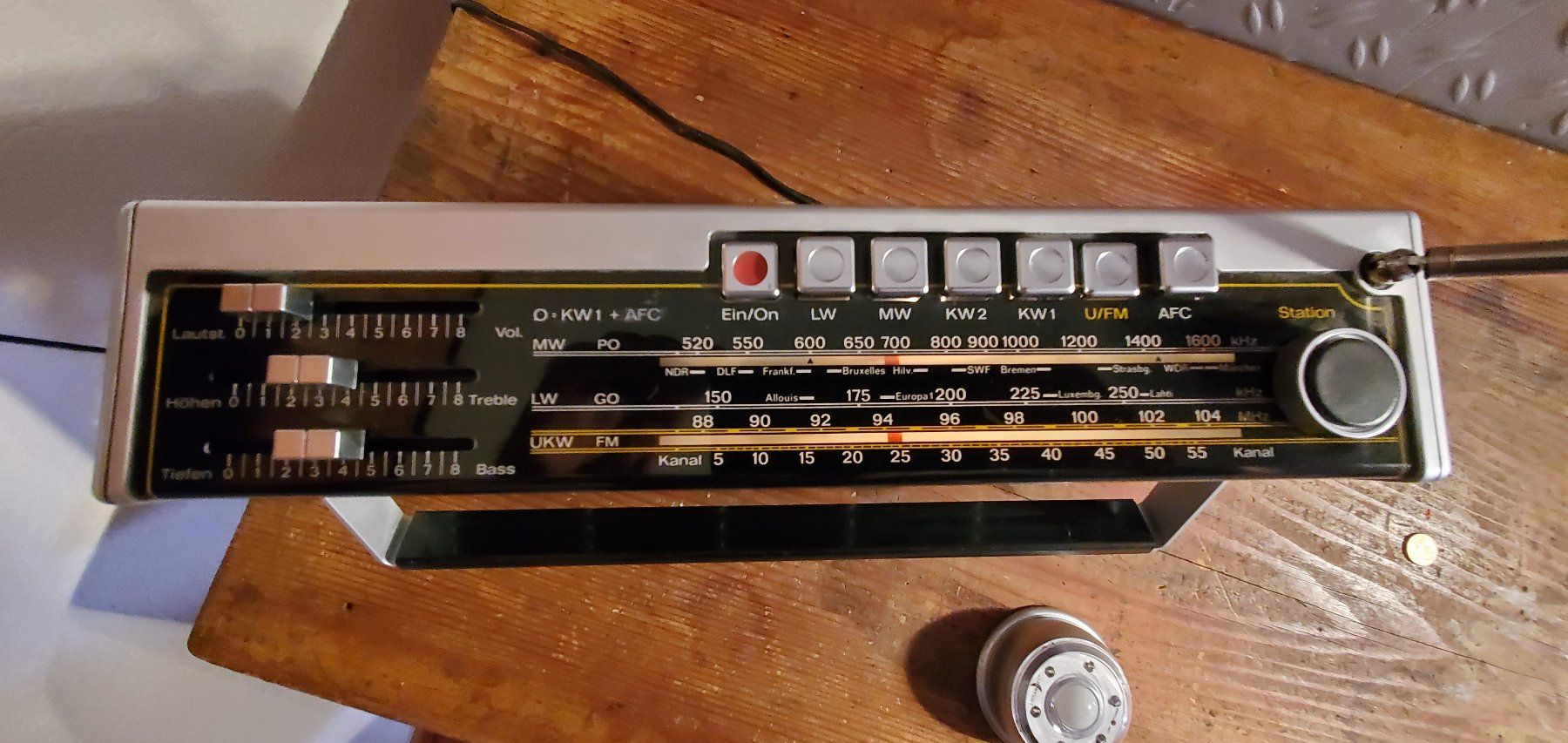 Radio: Top erhaltenes Transistorradio: Telefunken Universal 401 – Usato da Densbüren venduto da BluesAtSunrise 3