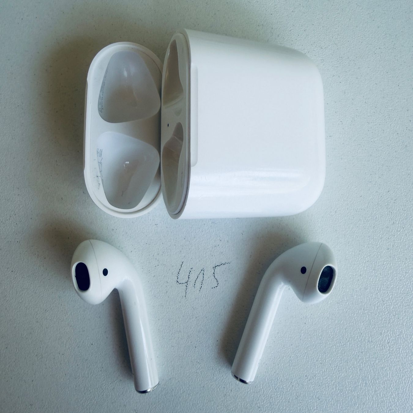 Apple Casques audio: Original Apple AirPods 2 Gen. Wireless Kopfhörer & Case – D'occasion à Basel par MY.AIRPODS.SHOP 1