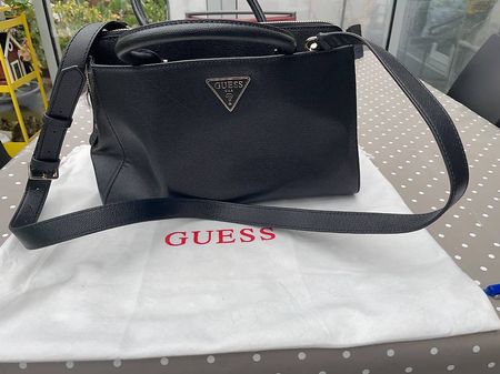 Neue Handtasche von GUESS