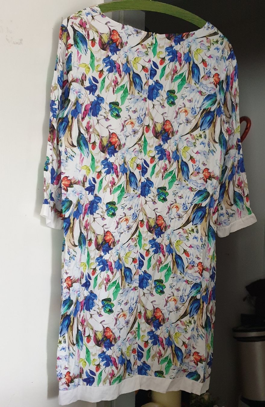 Alba Moda Kleider: Alba Moda schönes buntes Kleid Gr. 42 – Neu (gemäss Beschreibung) aus Frenkendorf von Moon111 1