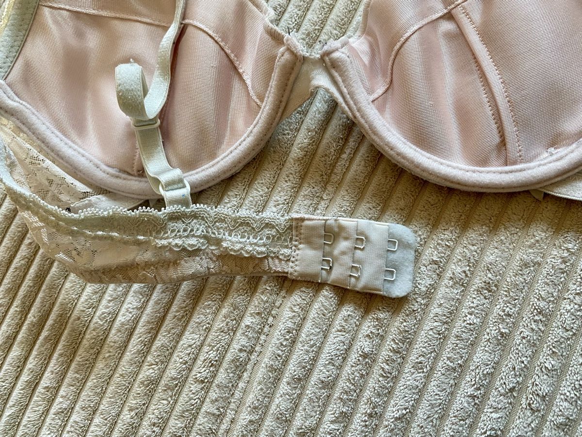 Altra biancheria intima: BH Spitze Rosa Beige Dirndl Bra Masche Dessous Bustier 75B – Usato da Langnau am Albis venduto da cynthia.jolene 3