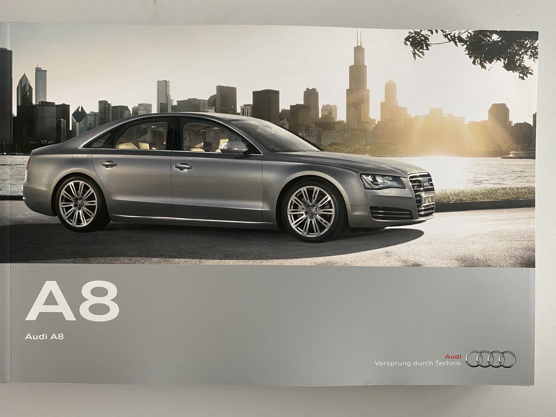 Riviste & Magazine: Audi A8 Magazin (03.2010) – Usato da Alpnach-Dorf venduto da Hess-Automobile