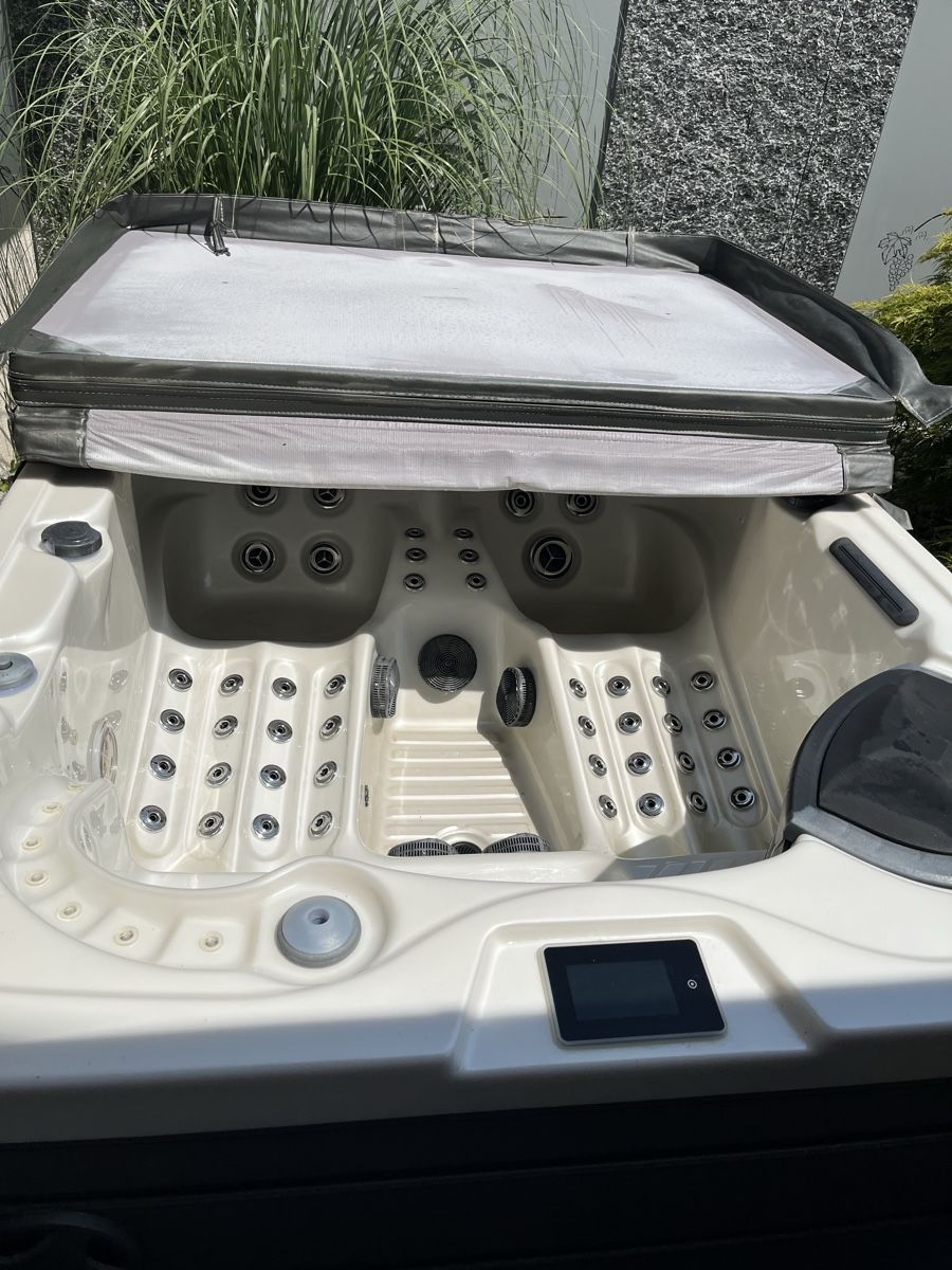 Whirlpool: Whirlpool – Gebraucht aus Waltenschwil von Maus0306 1