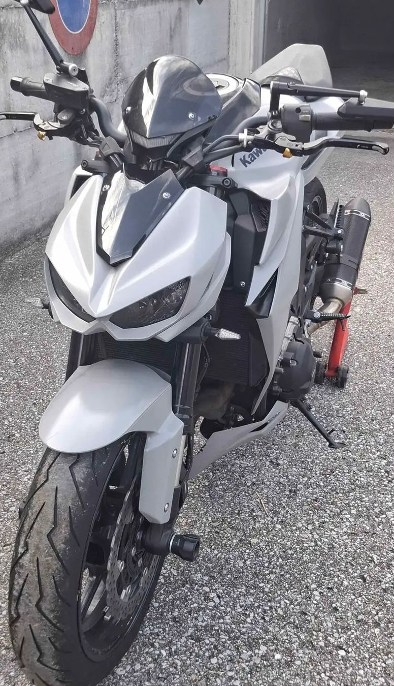 Kawasaki Strada: Kawasaki z1000 – Usato da Osogna venduto da Met97