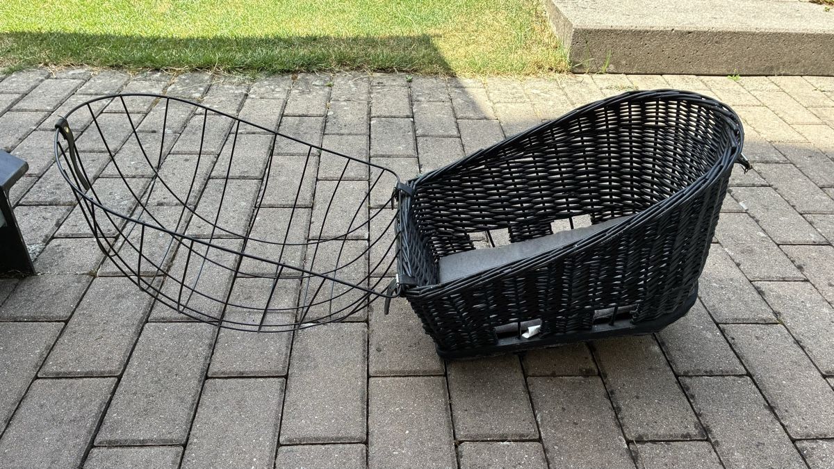 Altro per la casa: Black Wicker Bicycle Basket with Cage Used – Usato da Adliswil venduto da geo07 2