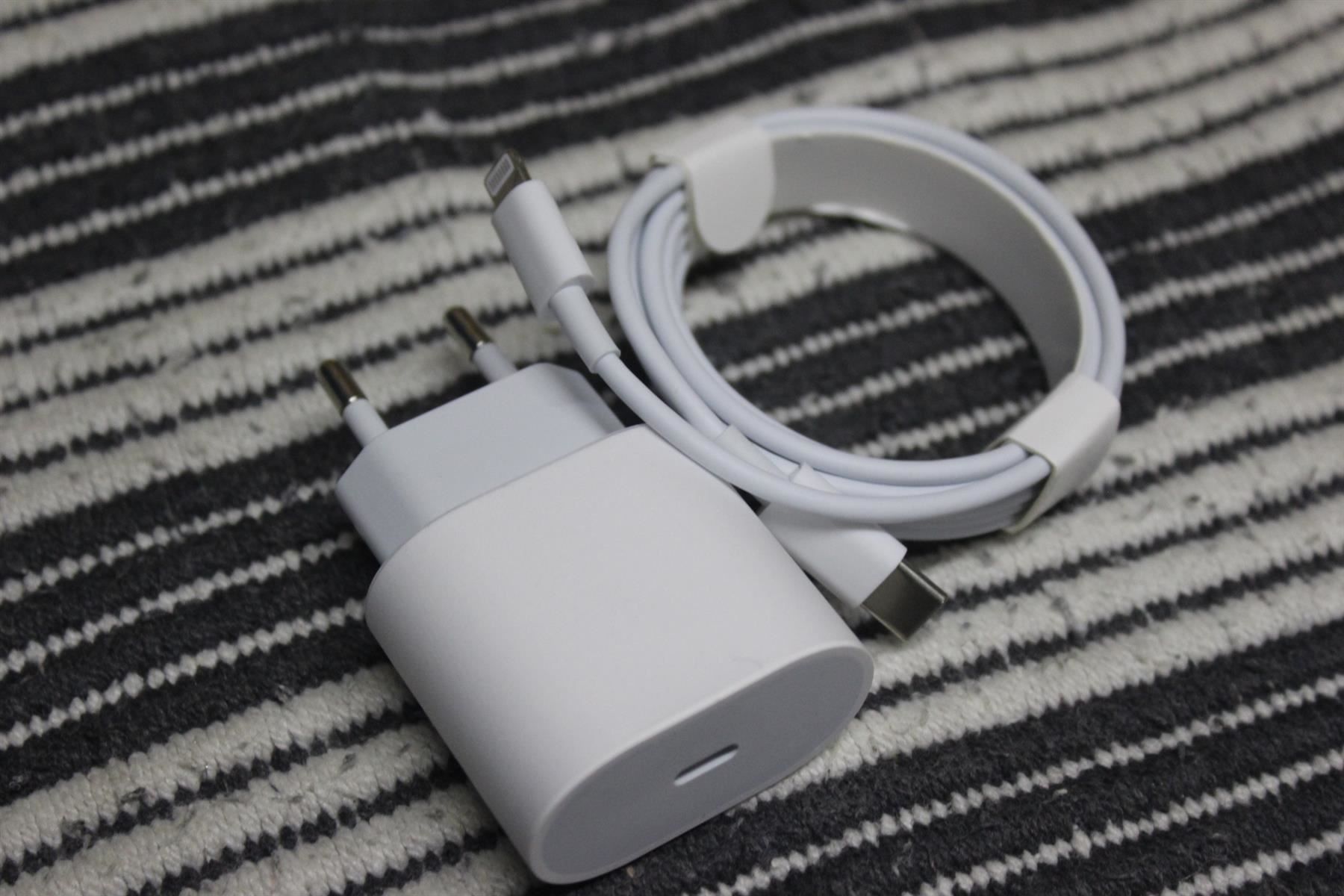 Caricabatterie: 20W PD Ladegerät +kabel 2Meter  iphone – Nuovo (secondo la descrizione) da Kirchdorf AG venduto da Aarereussshop 2