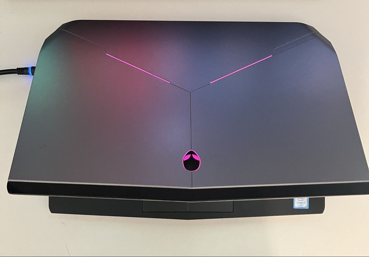 Alienware Notebooks: Alienware 13 R2 – Gebraucht aus Basel von zar_792n 2