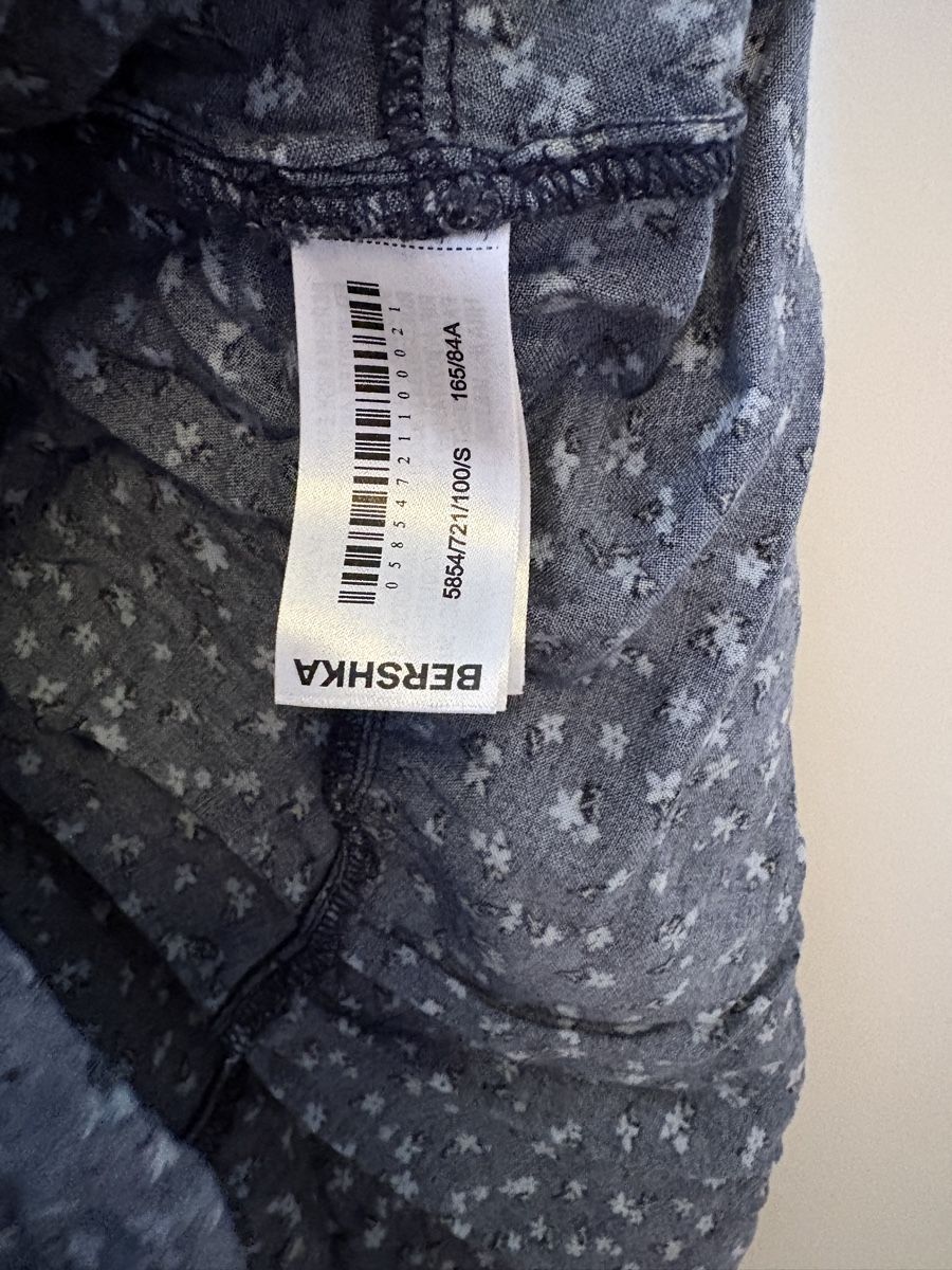 Bershka Vestiti: Bershka Kleid Blumenmuster Blau Gr. S – Usato da Luzern venduto da poe_5fml 2